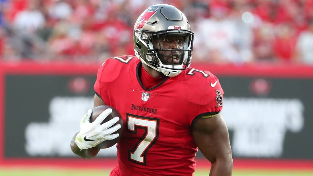 The Tampa Bay Buccaneers Stopped Le'Veon Bell From Retiring From Football -  Tampa Bay Buccaneers, BucsGameday