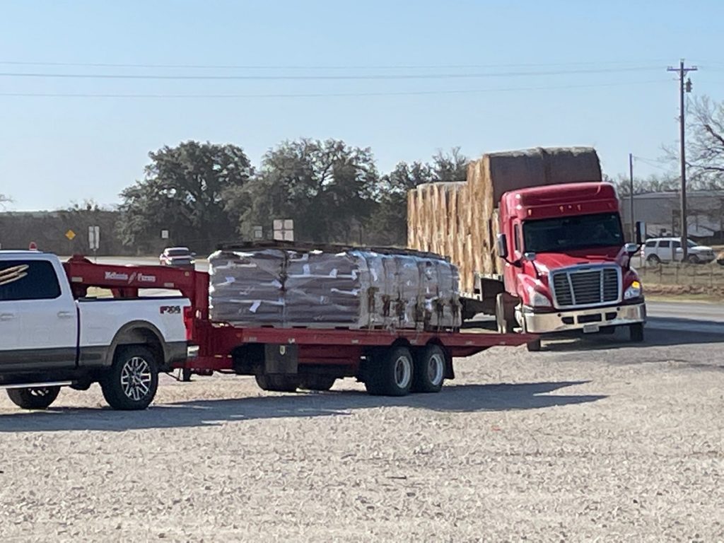 Coleman County Farmers/Ranchers Receive Gift of Hay/Cattle Feed from East Texas - Vimarsana News