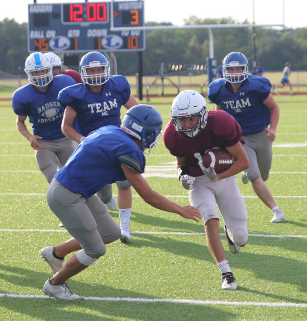 Lions dominate Lampasas in live quarter of scrimmage