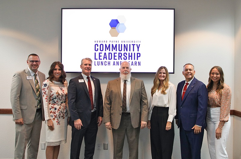 community-lunch-and-learn-group-photo