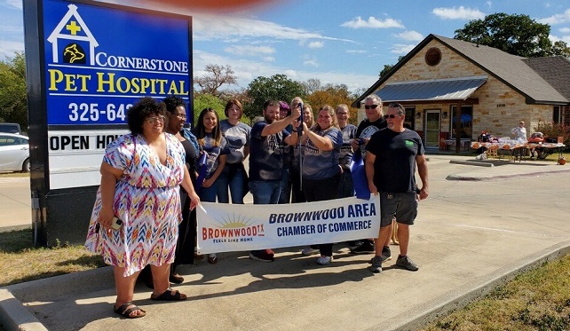 cornerston-pet-hospital-ribbon-cutting