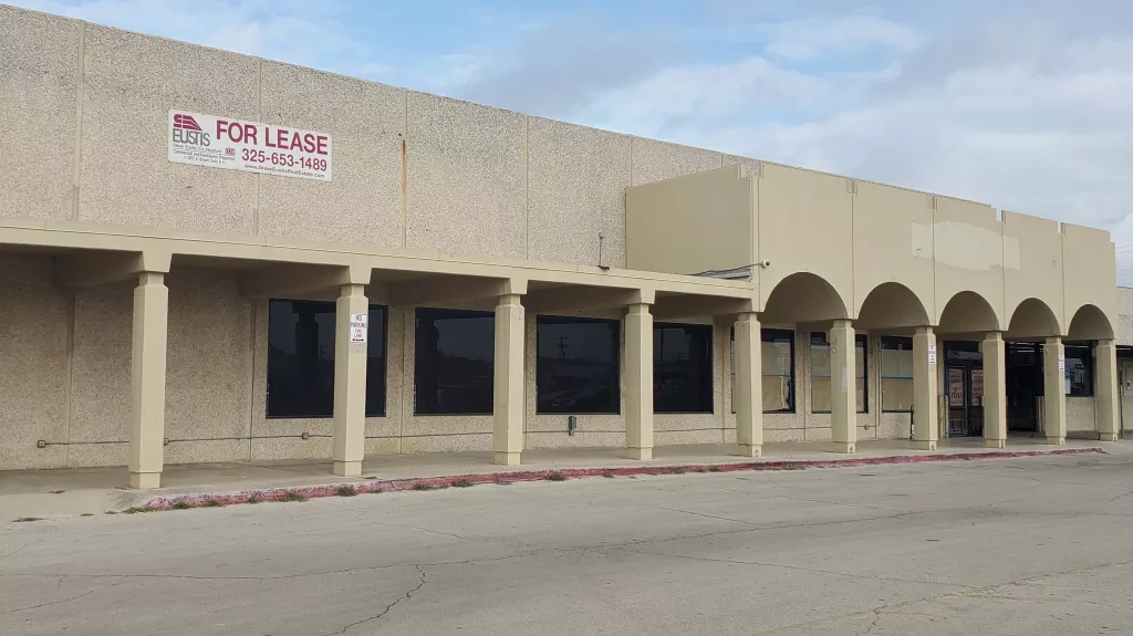 Former Kroger will house two retail businesses - Vimarsana News
