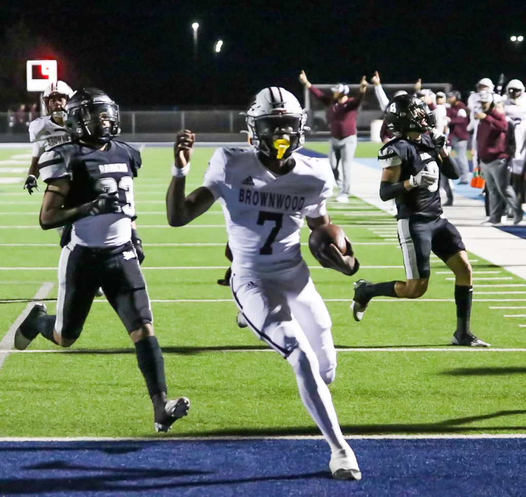 Lions dominate second half of 37-10 area win over Randall - Vimarsana News