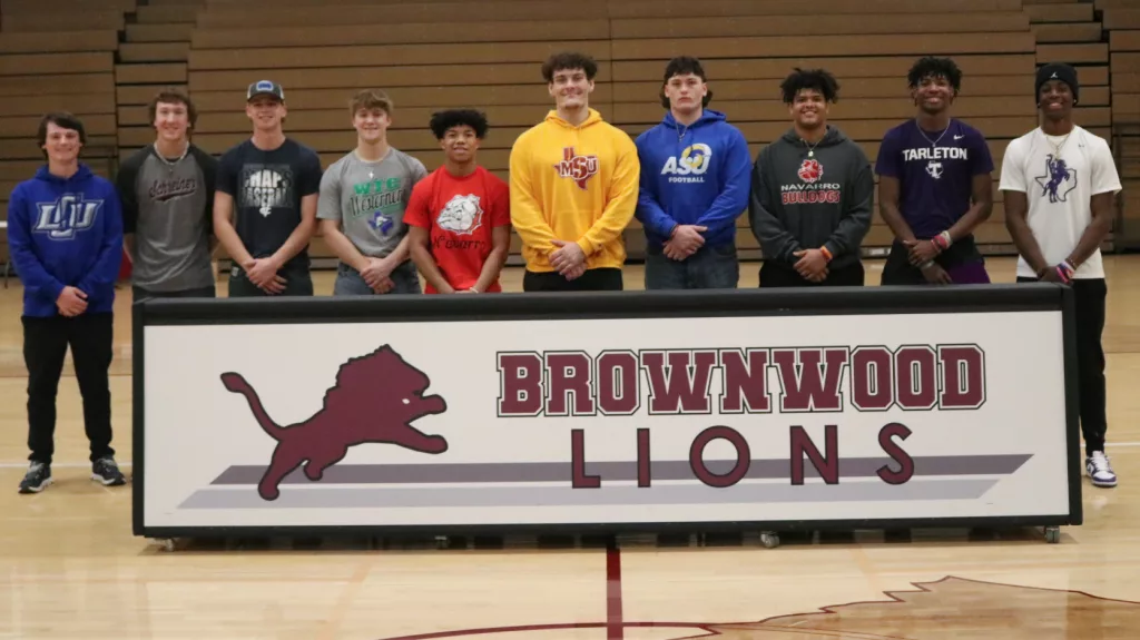 10 Lions to continue athletic careers in college - Vimarsana News