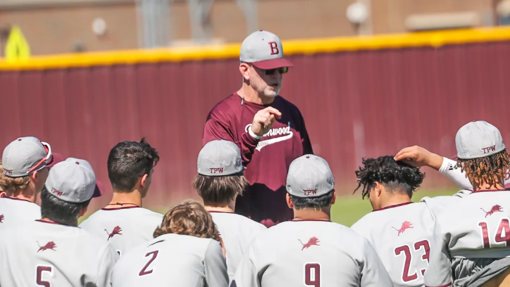 Graham Ends Win Streak For No. 8 Lions, Who Suffer First District Loss, 2-1 - Vimarsana News