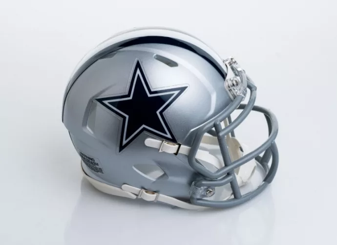 Dallas Cowboys helmet^ on a white background. MONTERREY^ NL^ MEXICO - 17 AGOSTO 2024