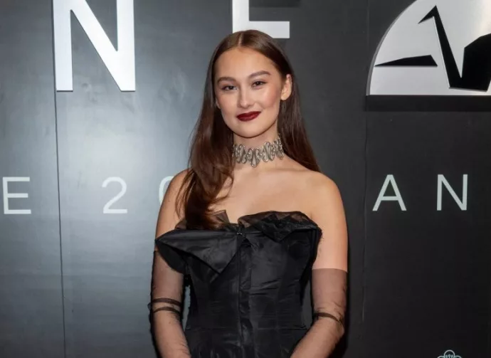 Lola Tung attends 20th Annual Unforgettable Gala presented by Lexus at The Beverly Hilton^ Beverly Hills^ CA December 17 2022