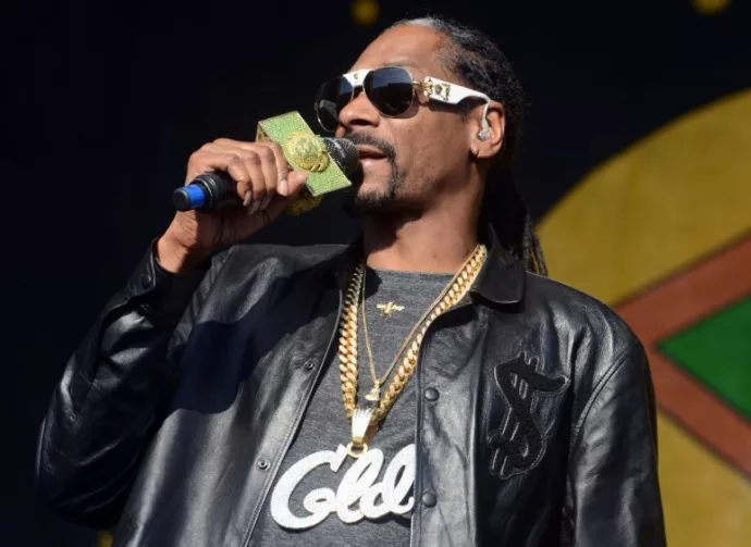 Snoop Dogg performs at the 2017 New Orleans Jazz and Heritage Festival. New Orleans^ Louisiana - April 28^ 2017