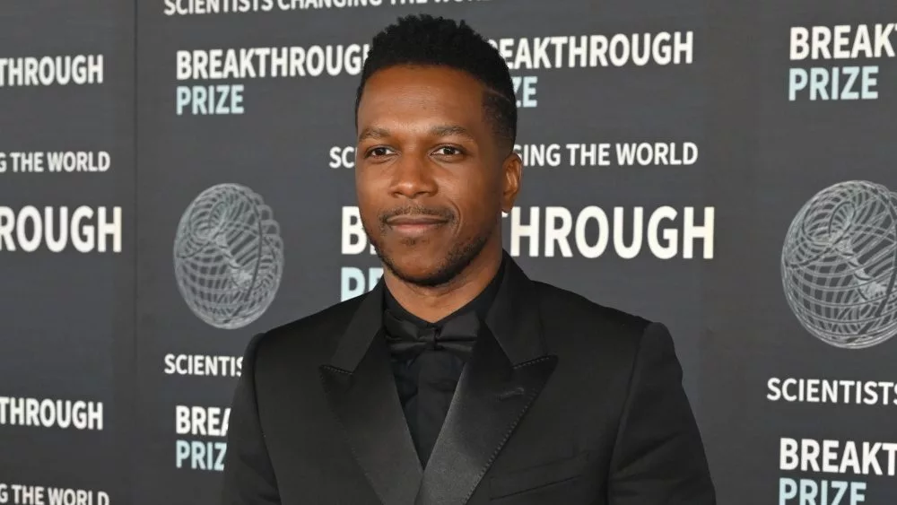 Leslie Odom Jr. at the 2023 Breakthrough Prize Ceremony for Science and Mathematics at the Academy Museum. OS ANGELES^ CA. April 15^ 2023