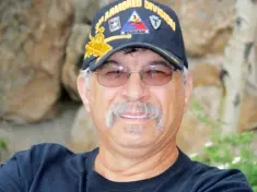 1774299113-4975677_daniel_davis_obit_pic