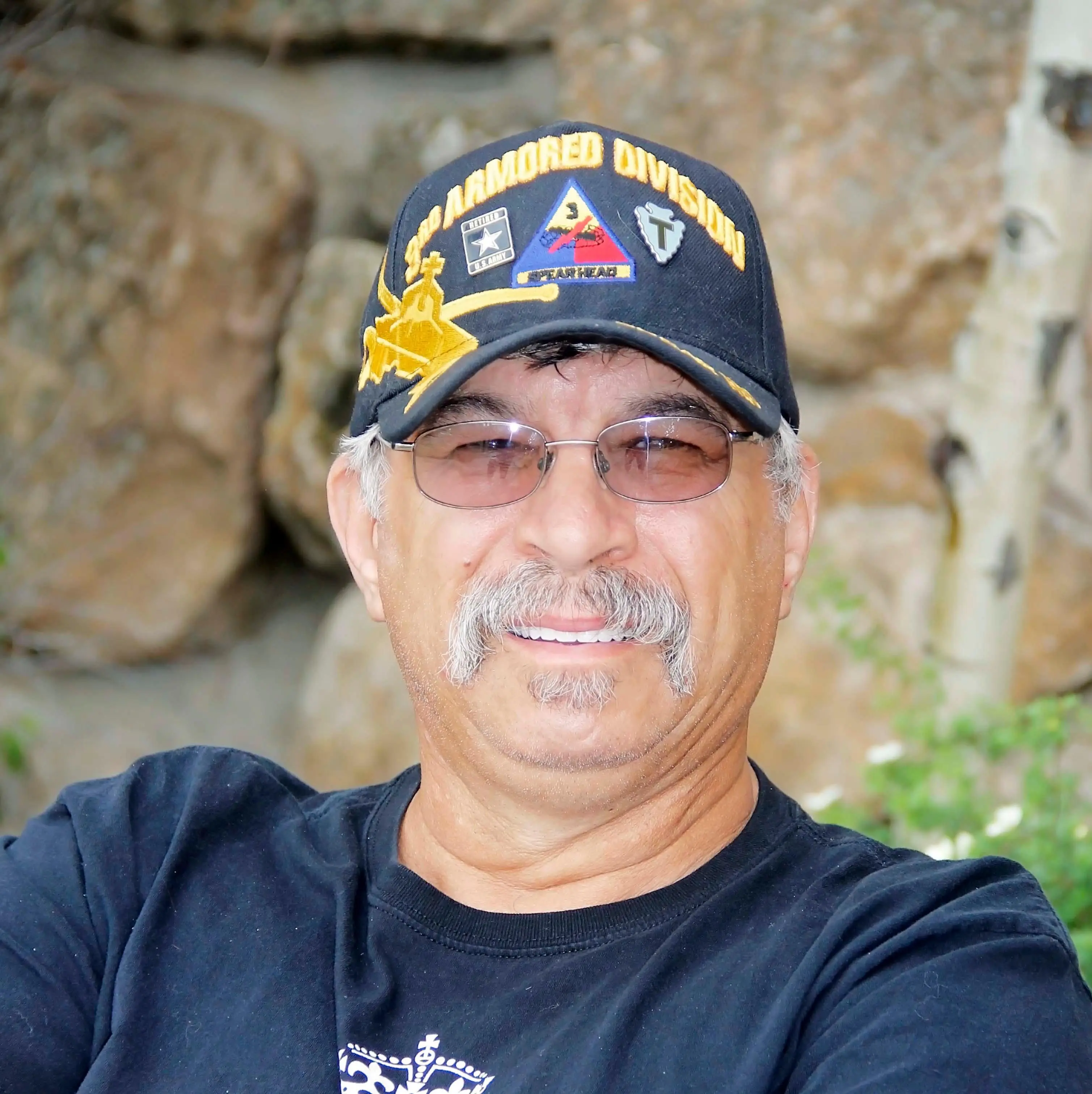 1774299113-4975677_daniel_davis_obit_pic