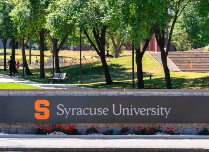 Close-up view of Syracuse University signage. Syracuse University is a private research institution located in Syracuse^ New York. Founded in 1870 Syracuse^ NY - Aug 18^ 2025