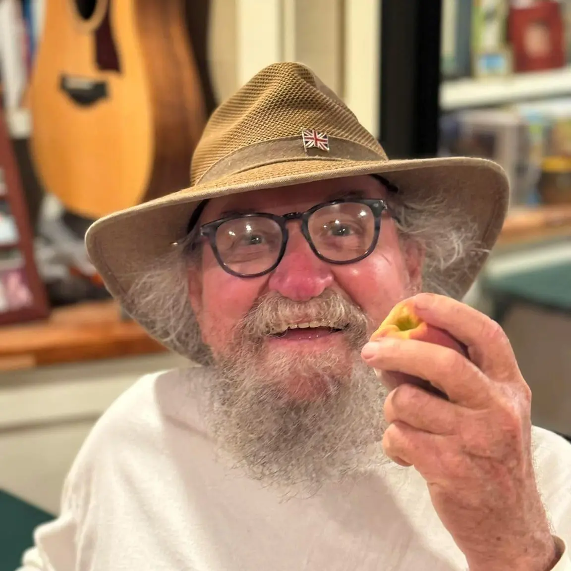 1777932778-4602652_charlie_obituary_picture