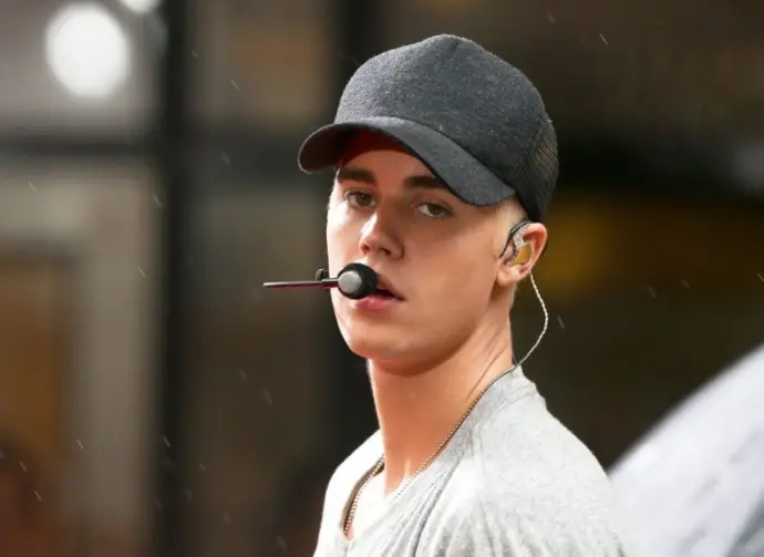 Justin Bieber performs on NBC's 'TODAY Show' at Rockefeller Plaza on September 10^ 2015 in New York City.
