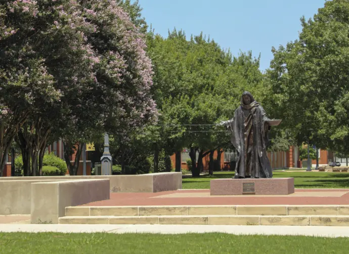 hpu-jesus-statue
