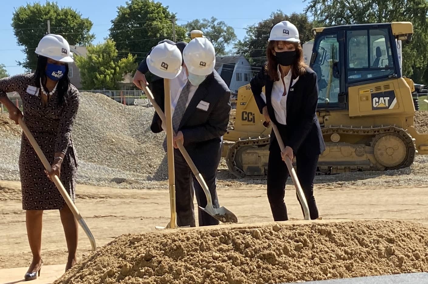 diane-hendricks-lincoln-academy-groundbreaking