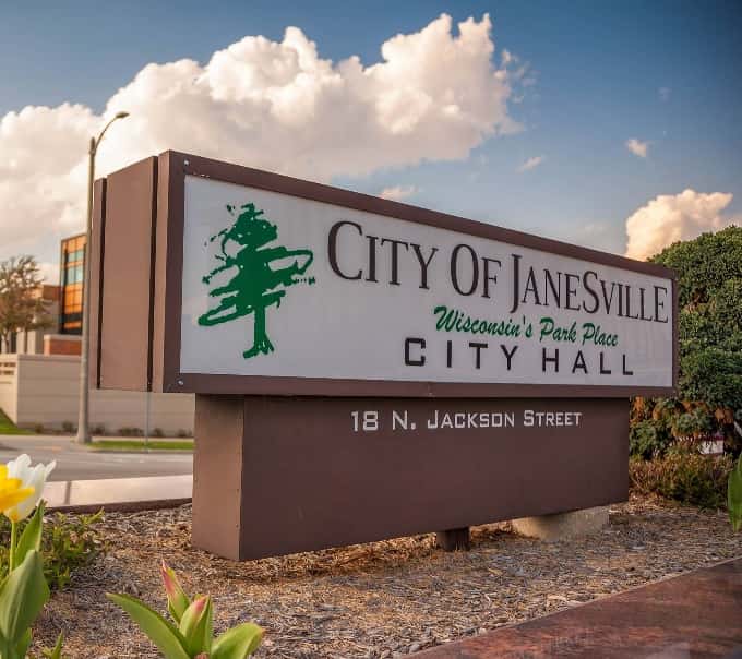 janesville-city-hall-sign-6
