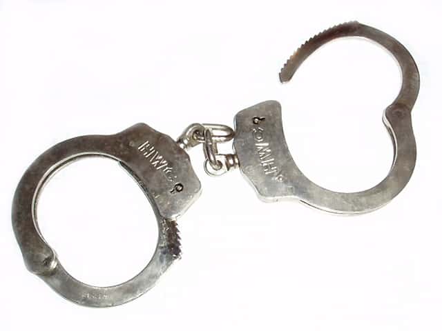 handcuffs999356