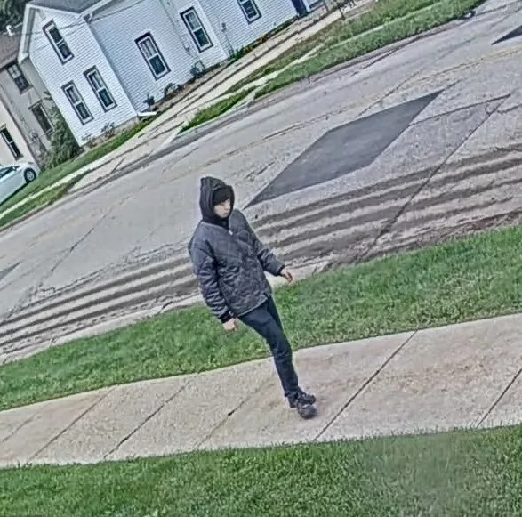 lions-quick-mart-robbery-suspect-security-cam-shot825753
