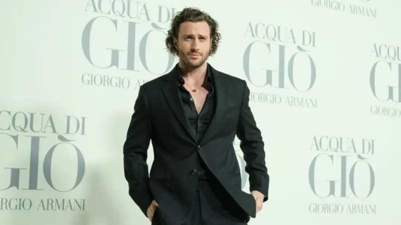Aaron Taylor Johnson attends the Madrid photocall for "ACQUA DI GIO" By Giorgio Armani at Matadero Madrid on March 07^ 2024 in Madrid^ Spain.