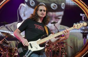 Rush’s Geddy Lee And Alex Lifeson Thank Fans for Support After Death Of Drummer Neil Peart Rush’s Geddy Lee And Alex Lifeson Thank Fans for Support After Death Of Drummer Neil Peart
