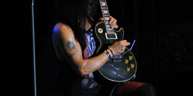 David Bowie was caught naked..with Slash’s mom?? David Bowie was caught naked..with Slash’s mom??