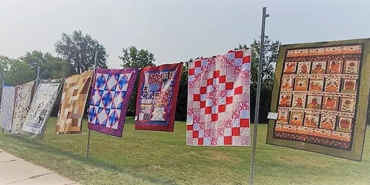 The Sassy Farm Chicks Host Airing Of The Quilts 