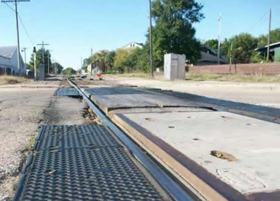 railroad-crossing195808