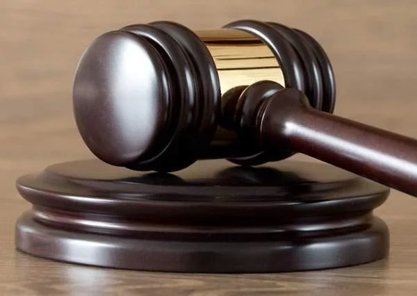 gavel-2208765