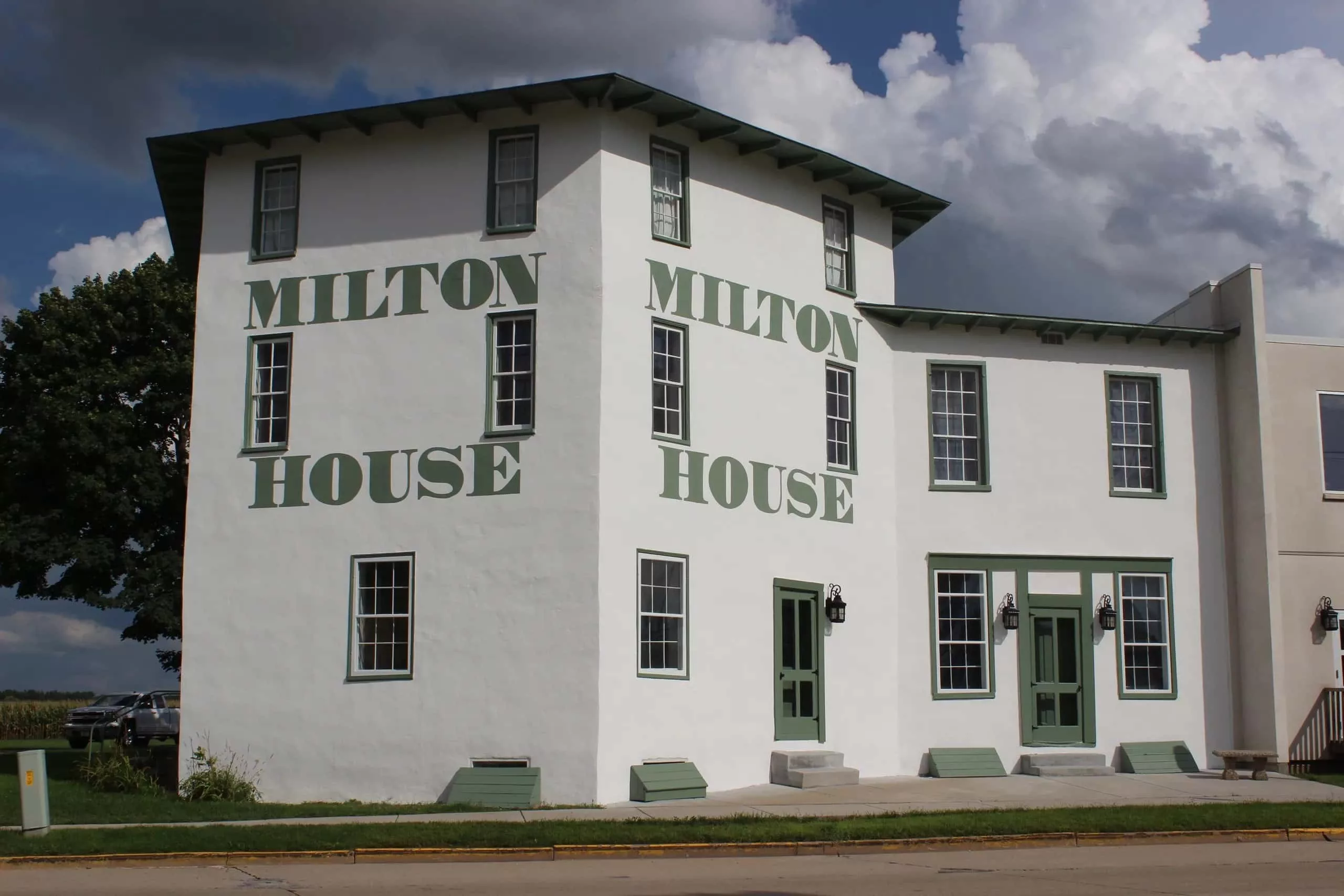 milton-house324732