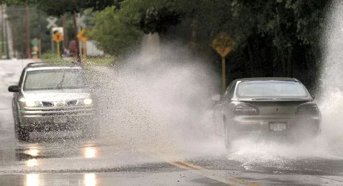 flooding-street643416