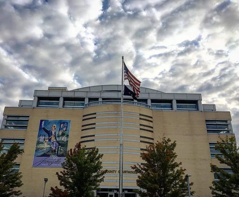 rock-county-courthouse674164