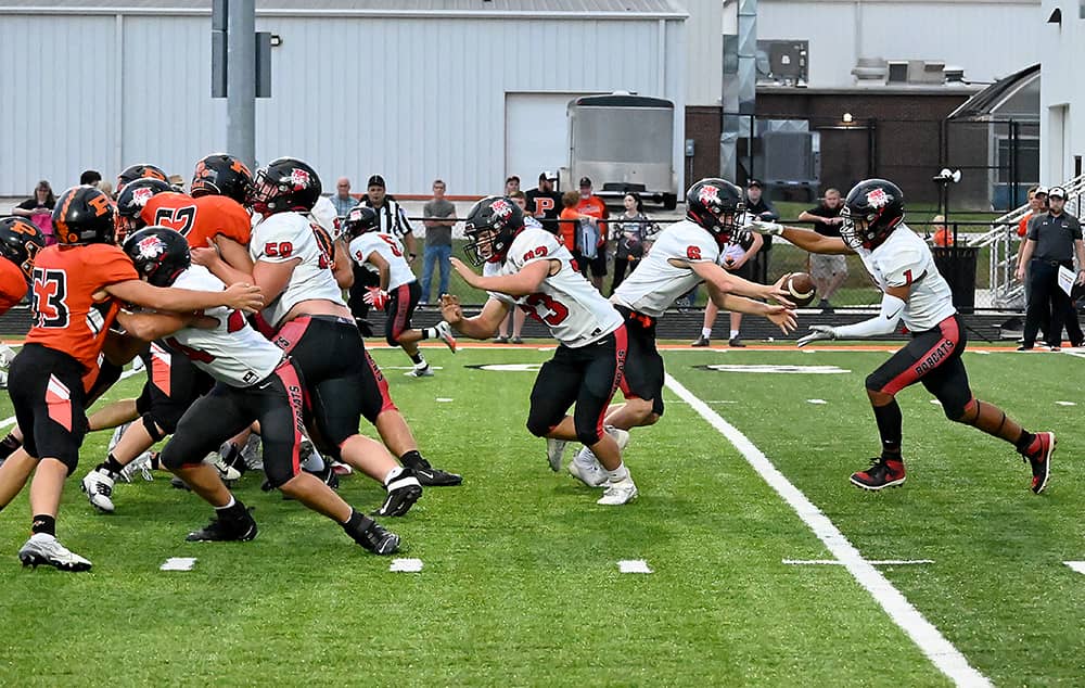 dalton-hand-off-to-starks