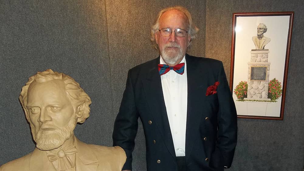 henderson-bust-john-stoeckley-with-clay-rendering-2-3-2018