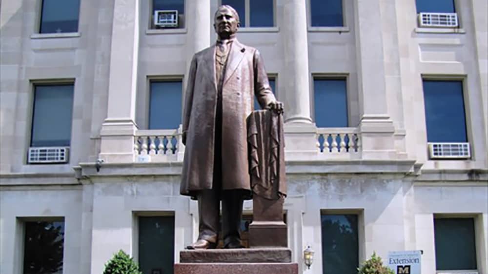 champ-clark-statue-image