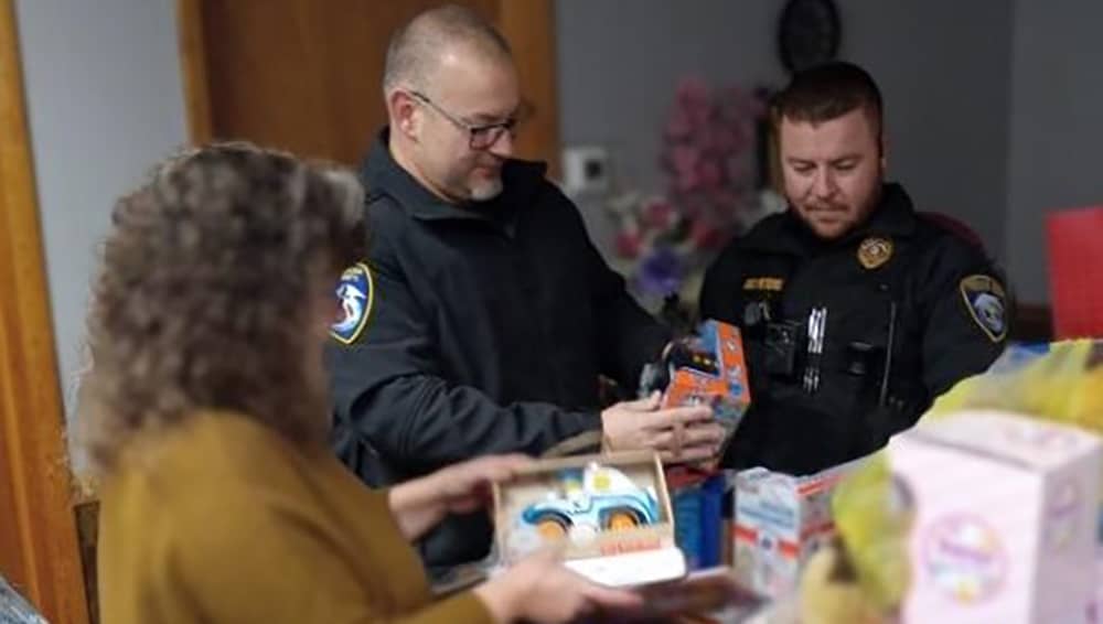 pike-bg-police-angel-tree-12-19-22