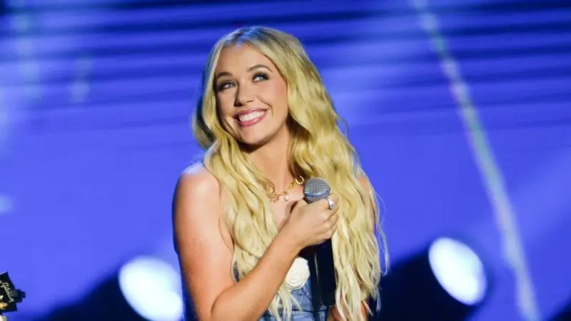 Megan Moroney performs in Hollywood^ Florida on November 14^ 2024.