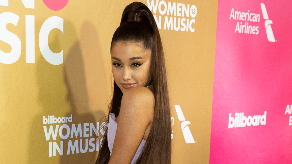 Ariana Grande Announces Engagement To Boyfriend Dalton ...