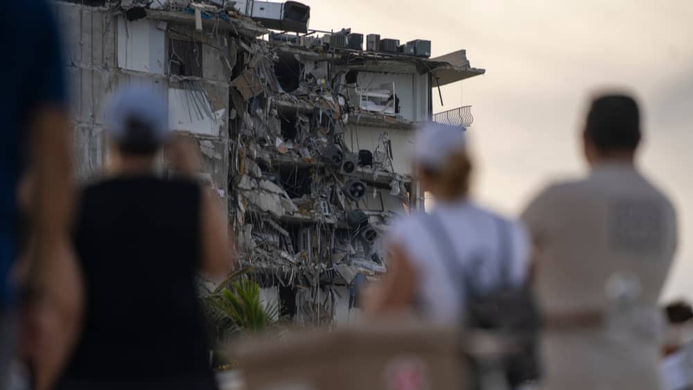 Death toll rises to 54 as efforts at Florida condo collapse shifts from
