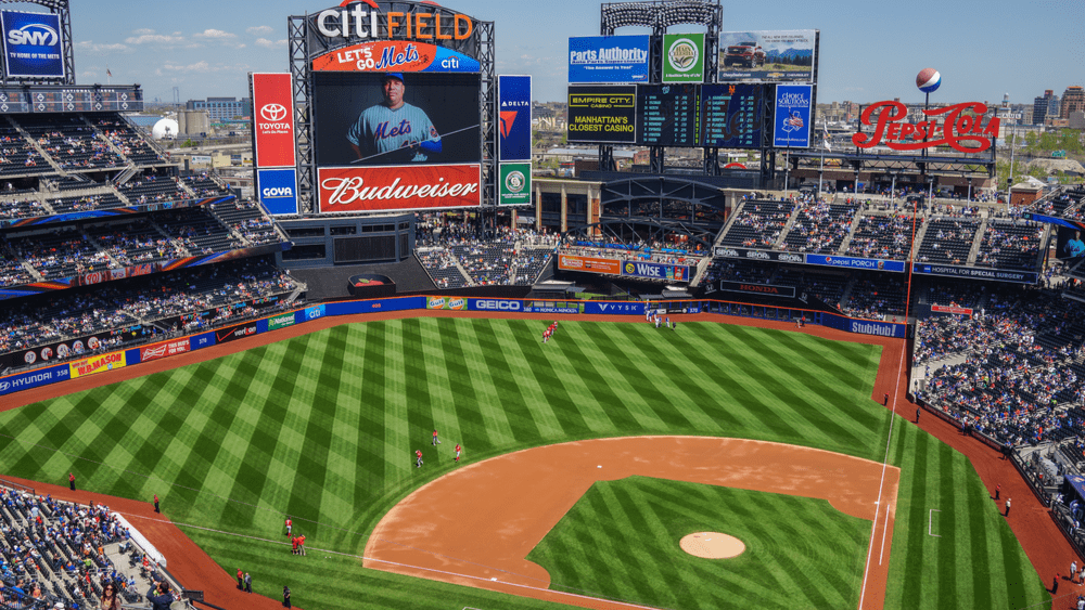 Mets decline manager Luis Rojas' option for 2022