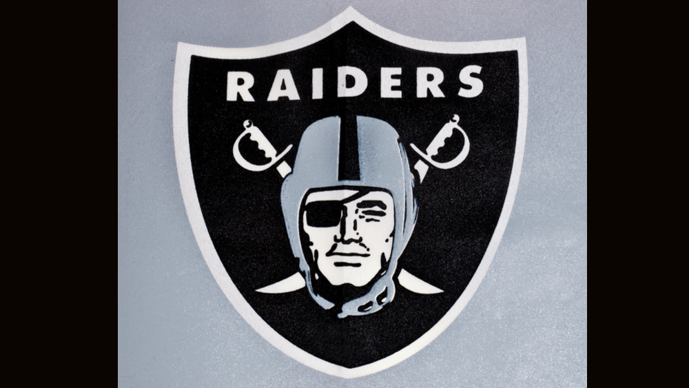 Las Vegas Raiders head coach Jon Gruden resigns after more racist and  homophobic emails surface