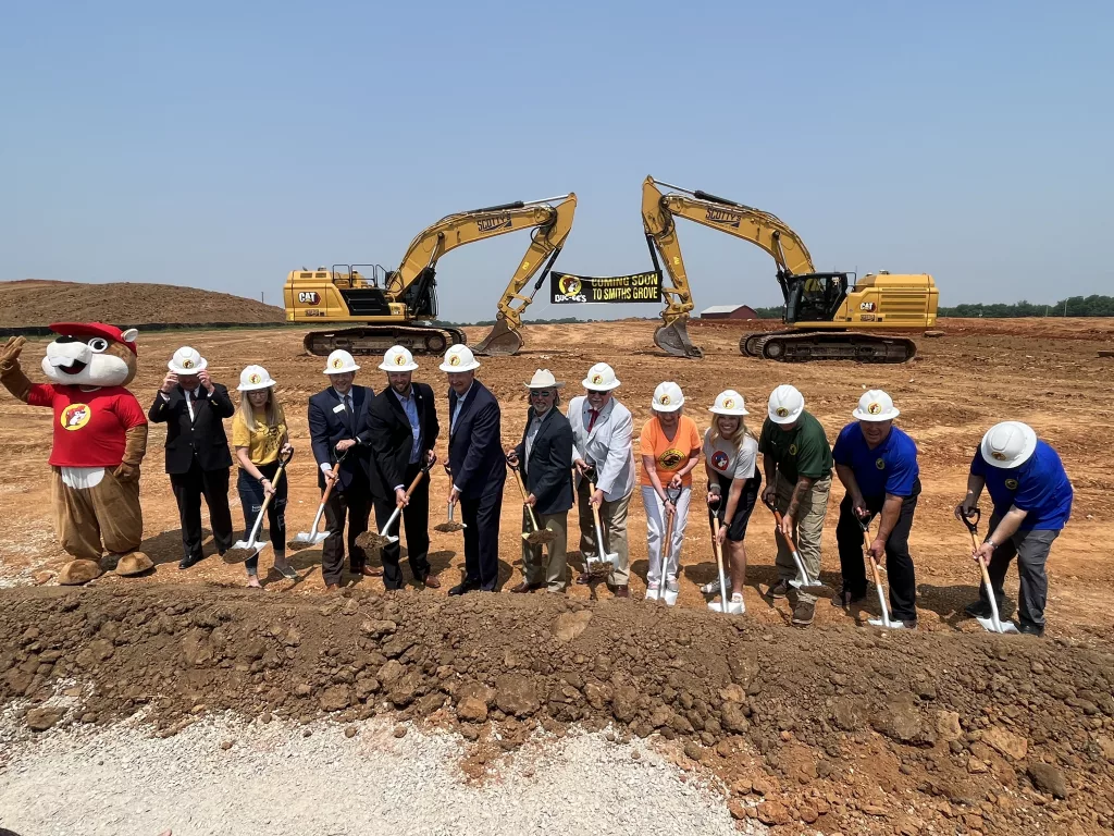 Smiths Grove celebrates the arrival of Kentucky's second Buc-ee's ...