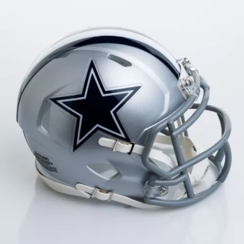 Dallas Cowboys helmet^ on a white background. MONTERREY^ NL^ MEXICO - 17 AGOSTO 2024