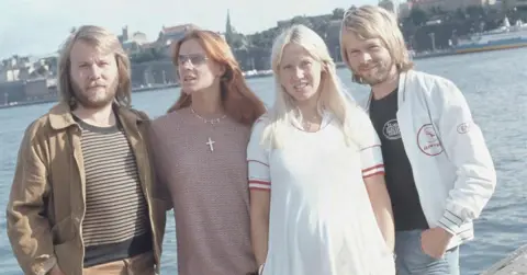 pqk6i-1776353394-5889-quiz-abba_song_quiz_hed186917