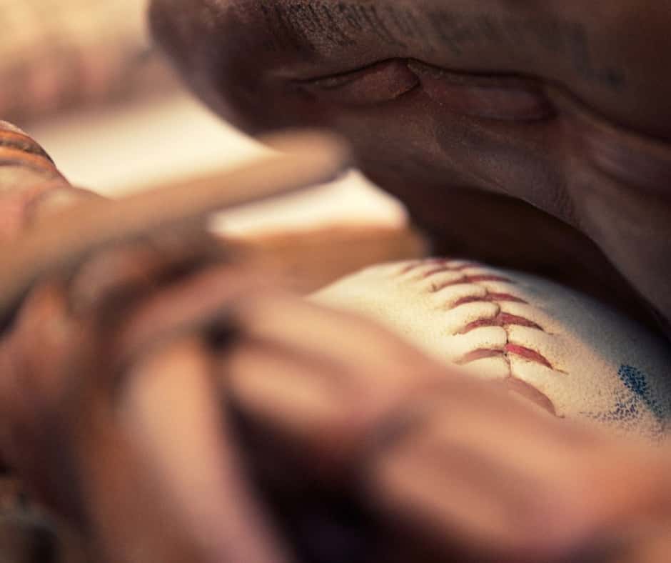baseball_glove-jpg