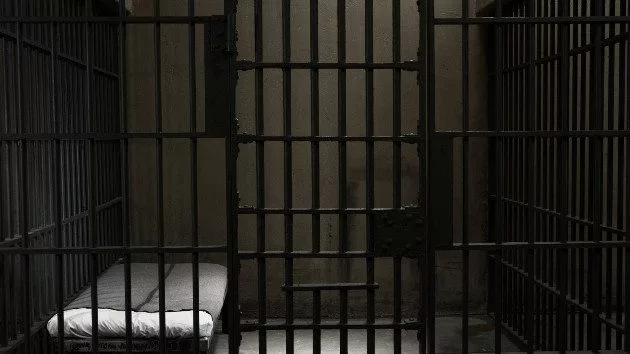 gettyrf_91922_jailcell520188