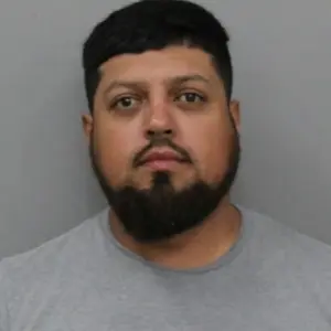 yepez-edgar-alejandro-2300932-jpg