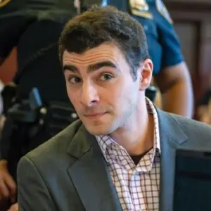 getty_luigimangione_120825273675