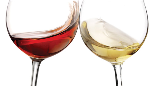 red-and-white-wine-splash-with-white-background-close-up-4