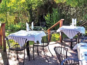GlenEllenGardenSeats.jpg